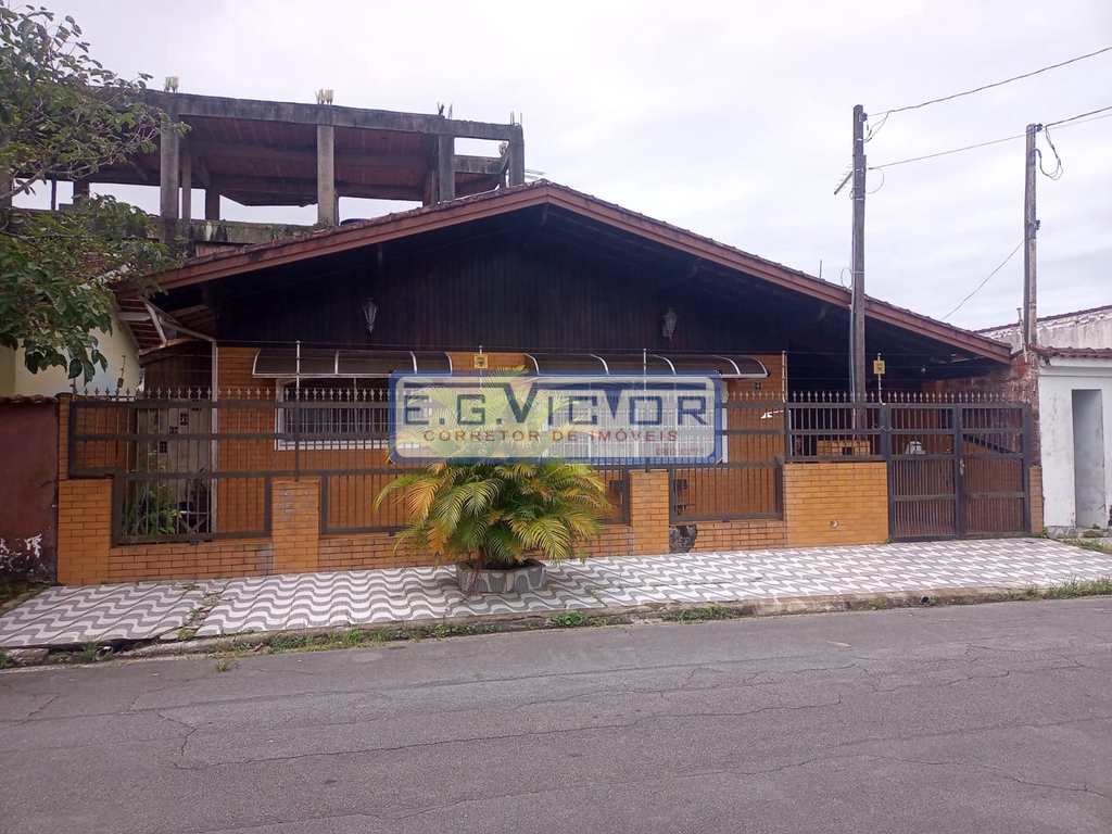 Casa em Praia Grande, no bairro Solemar