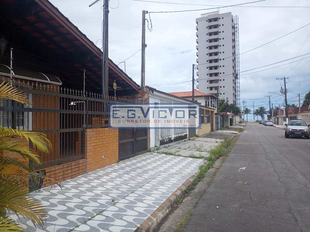 Casa em Praia Grande, no bairro Solemar