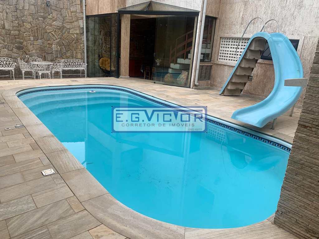 Casa em Mongaguá, no bairro Jardim Anhanguera
