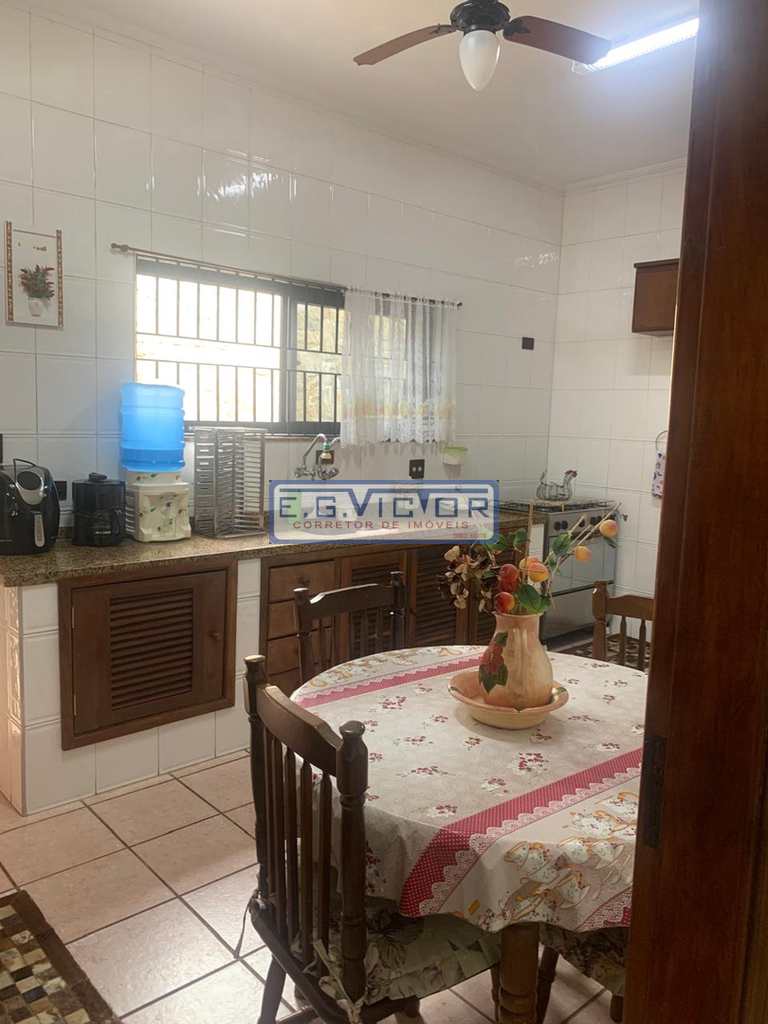 Casa em Mongaguá, no bairro Jardim Anhanguera