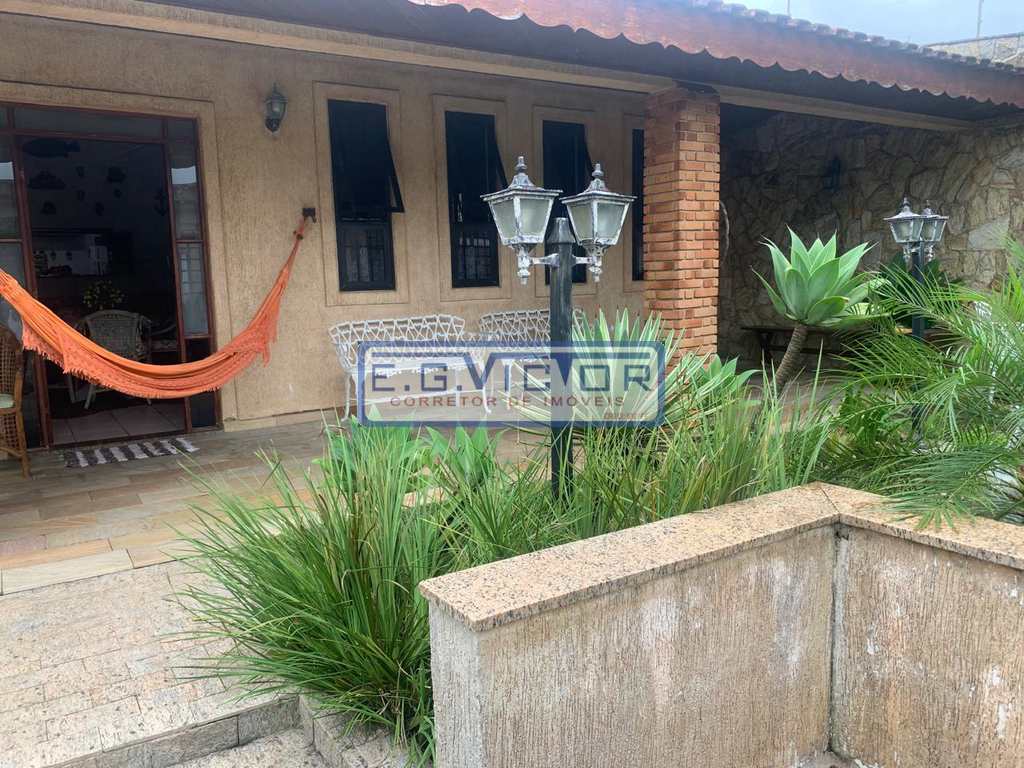 Casa em Mongaguá, no bairro Jardim Anhanguera