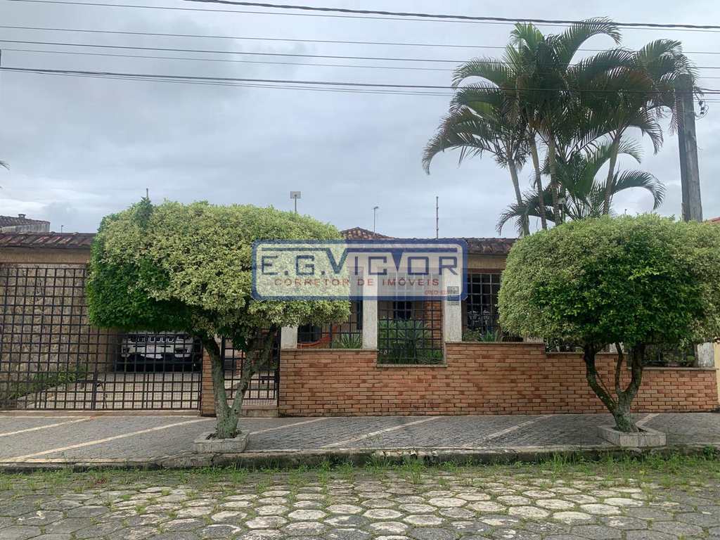 Casa em Mongaguá, no bairro Jardim Anhanguera