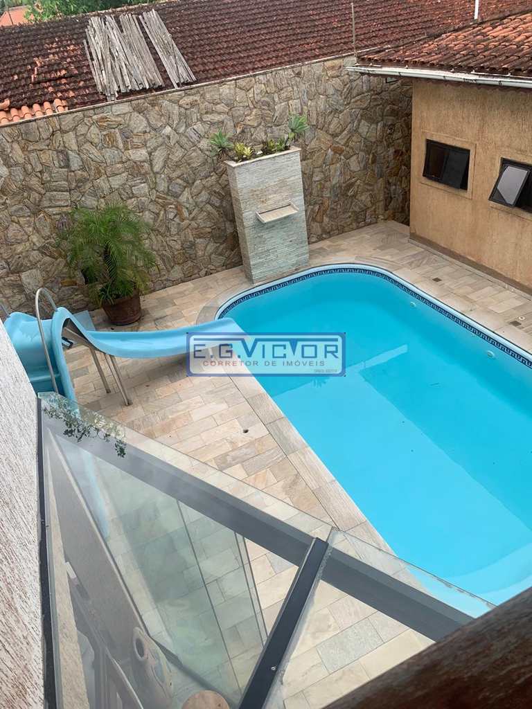 Casa em Mongaguá, no bairro Jardim Anhanguera