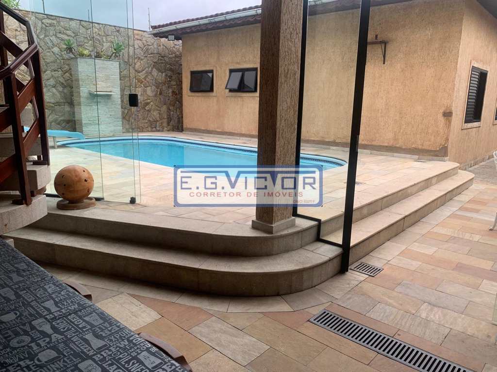 Casa em Mongaguá, no bairro Jardim Anhanguera