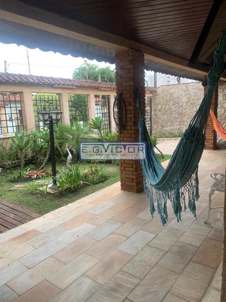 Casa em Mongaguá, no bairro Jardim Anhanguera