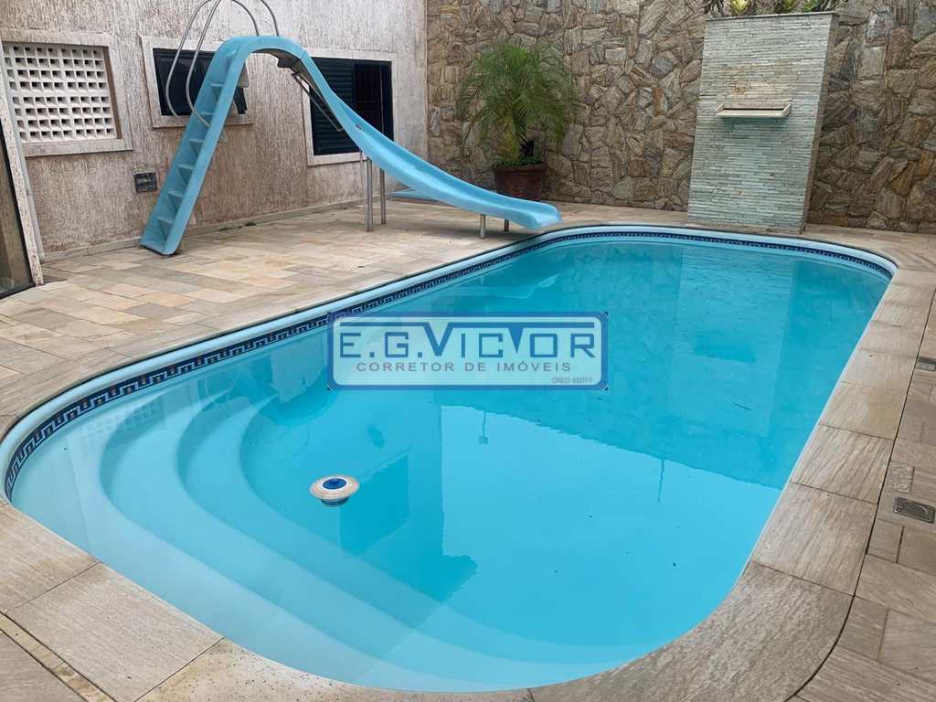 Casa em Mongaguá, no bairro Jardim Anhanguera