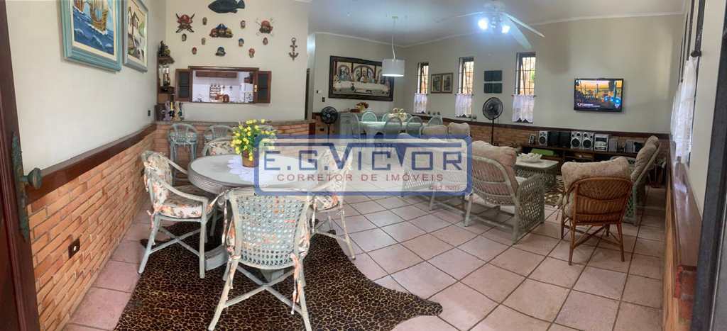 Casa em Mongaguá, no bairro Jardim Anhanguera