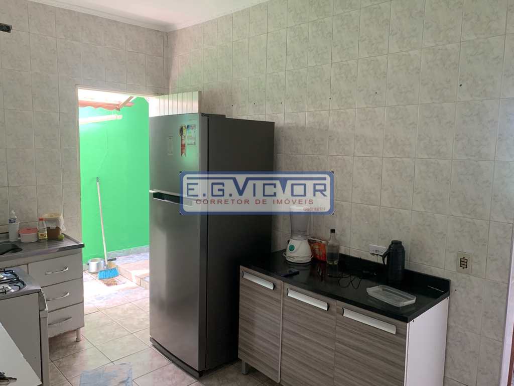 Casa em Mongaguá, no bairro Jardim Praia Grande