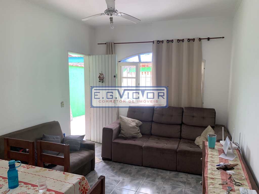 Casa em Mongaguá, no bairro Jardim Praia Grande