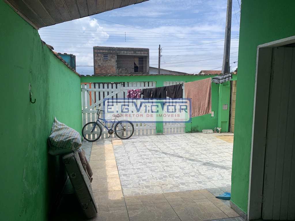 Casa em Mongaguá, no bairro Jardim Praia Grande