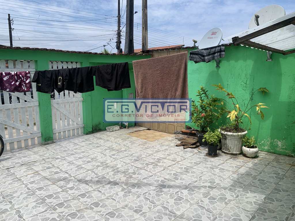 Casa em Mongaguá, no bairro Jardim Praia Grande