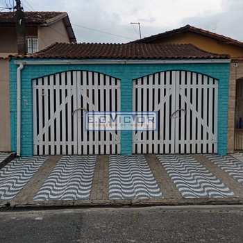 Casa em Praia Grande, bairro Solemar