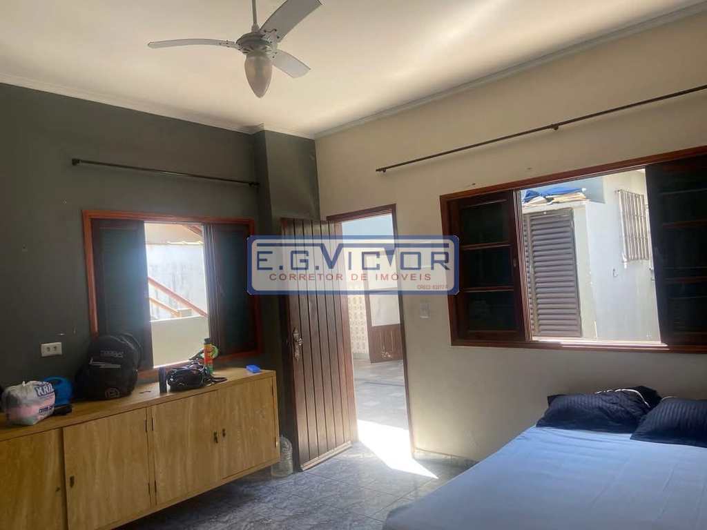 Casa em Mongaguá, no bairro Vera Cruz