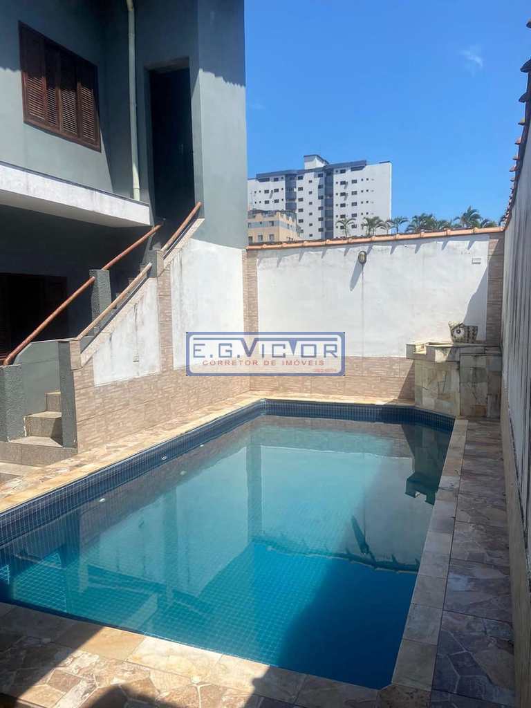 Casa em Mongaguá, no bairro Vera Cruz