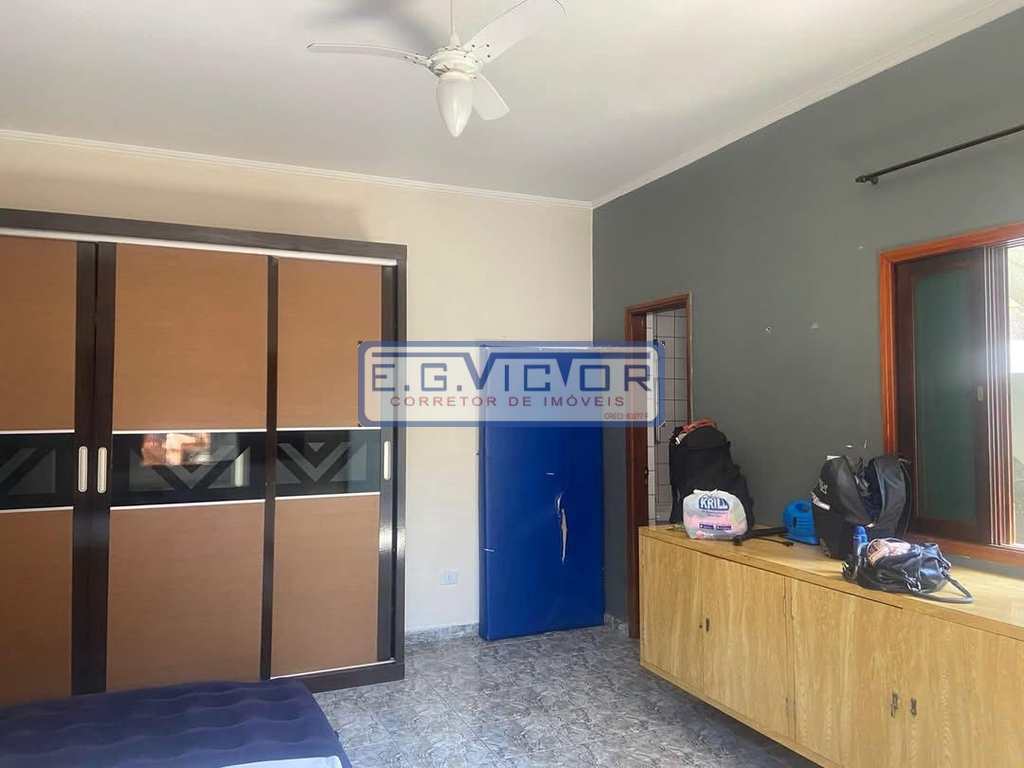 Casa em Mongaguá, no bairro Vera Cruz