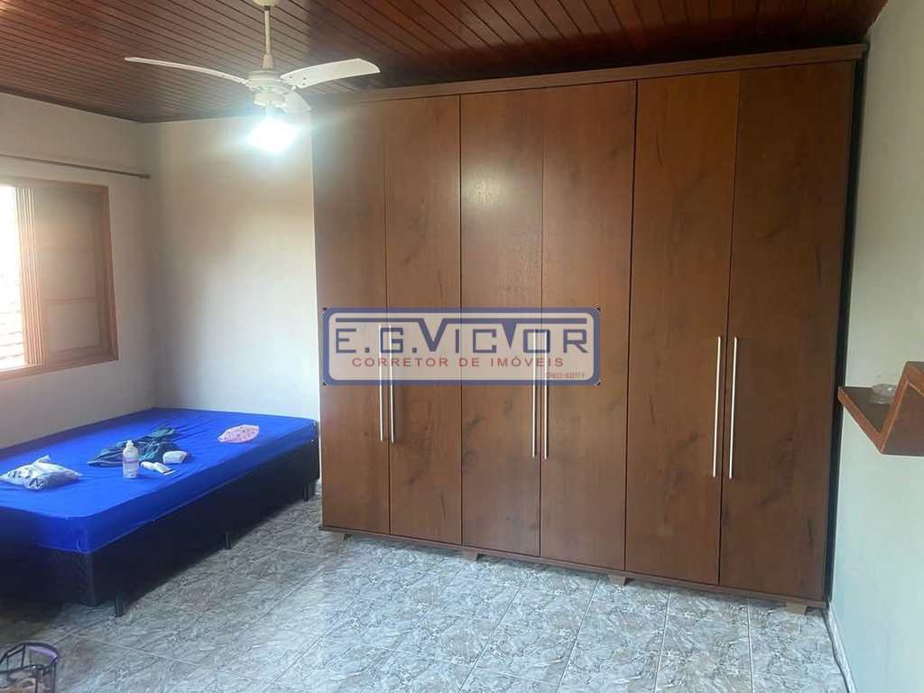 Casa em Mongaguá, no bairro Vera Cruz