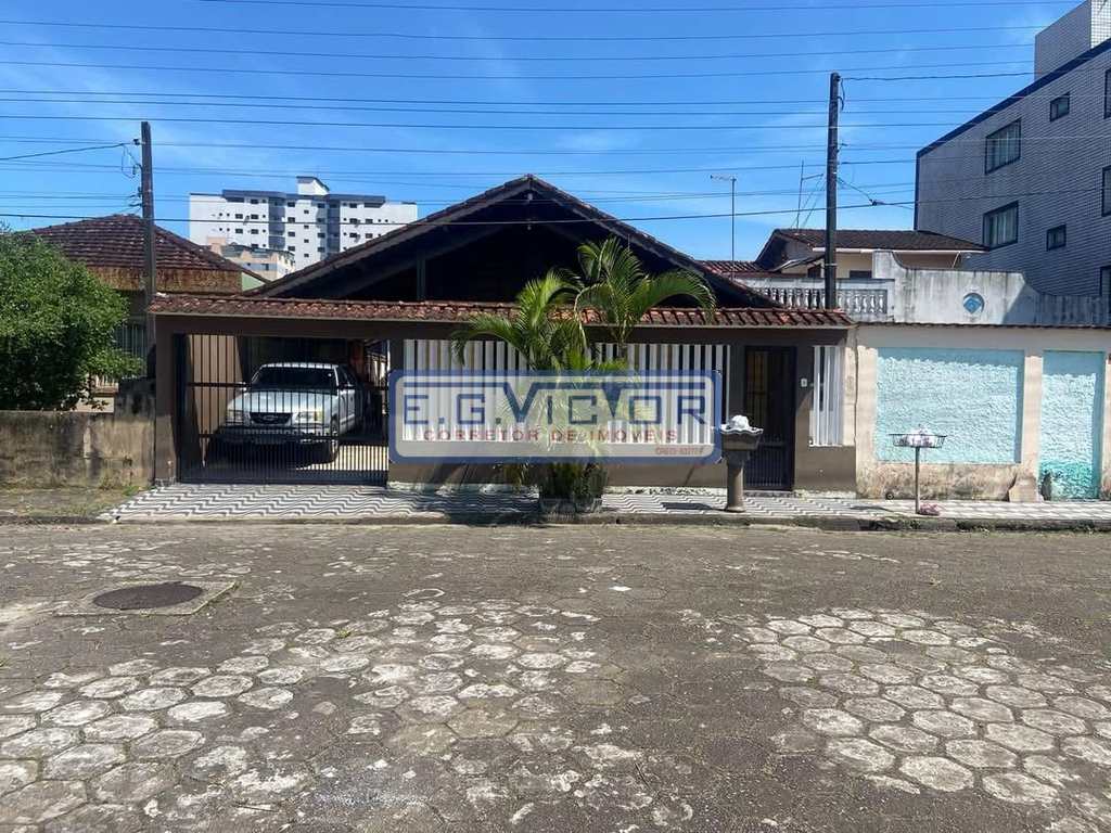 Casa em Mongaguá, no bairro Vera Cruz