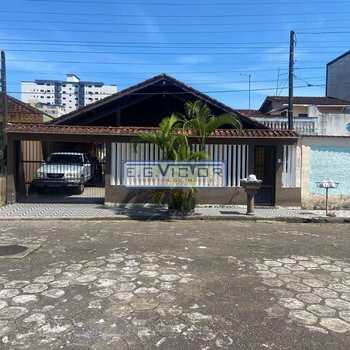 Casa em Mongaguá, bairro Vera Cruz