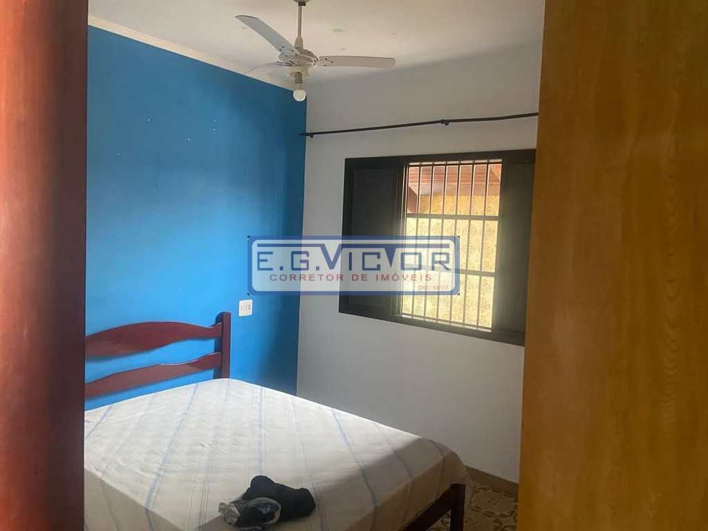 Casa em Mongaguá, no bairro Vera Cruz