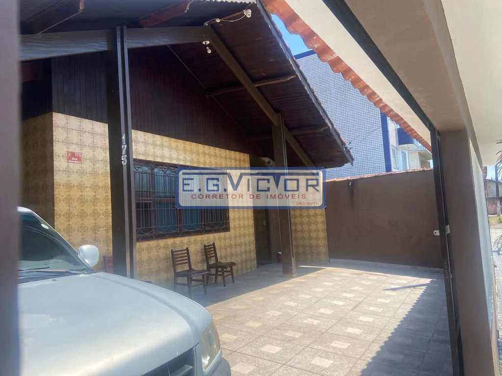 Casa em Mongaguá, no bairro Vera Cruz