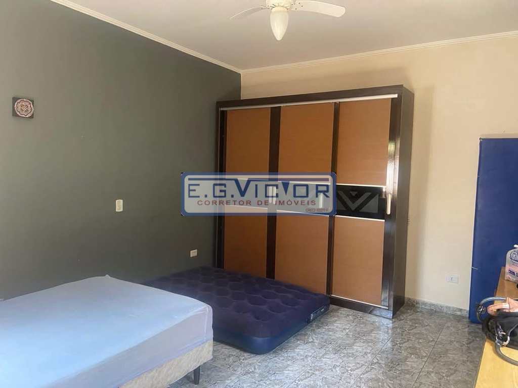 Casa em Mongaguá, no bairro Vera Cruz