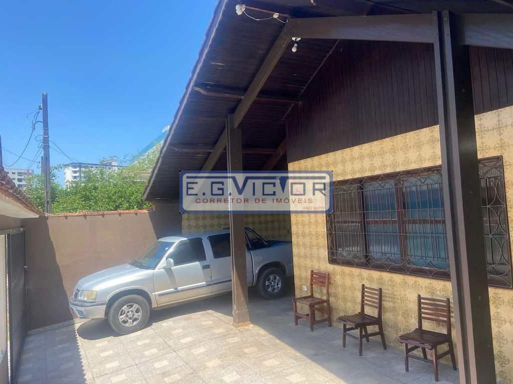 Casa em Mongaguá, no bairro Vera Cruz