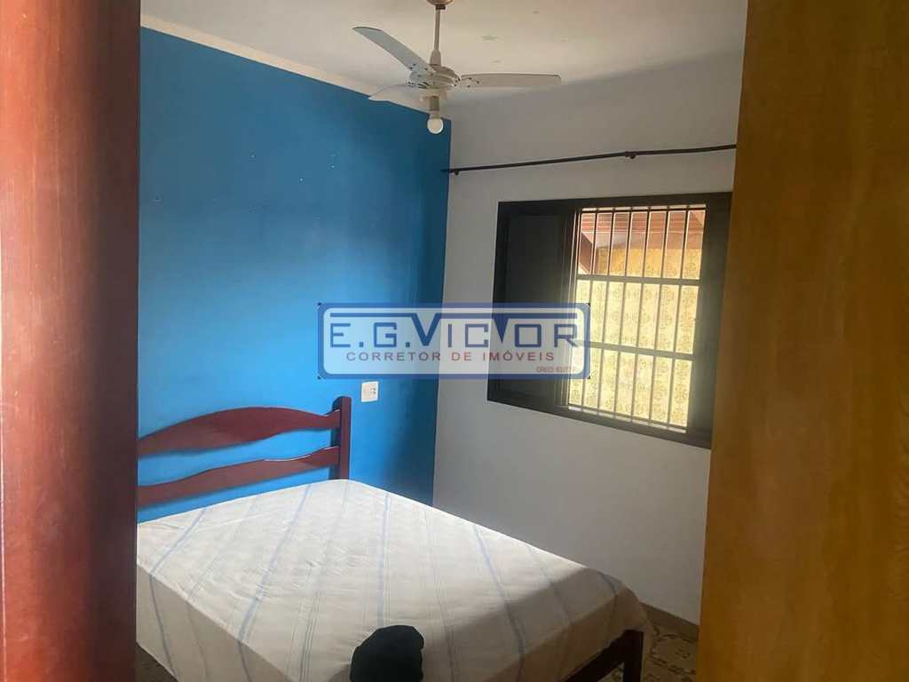Casa em Mongaguá, no bairro Vera Cruz