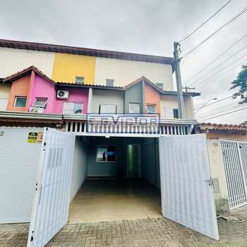 Sobrado em Praia Grande, bairro Mirim