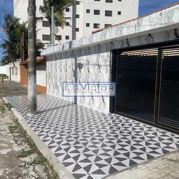 Casa em Mongaguá, bairro Balneário Europa