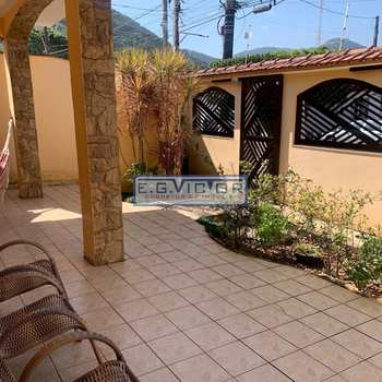 Casa em Mongaguá, bairro Jardim Aguapeu