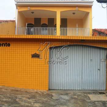 Casa em Salto de Pirapora, bairro Centro