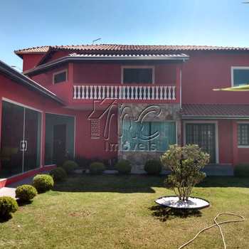 Casa em Ibiúna, bairro Centro