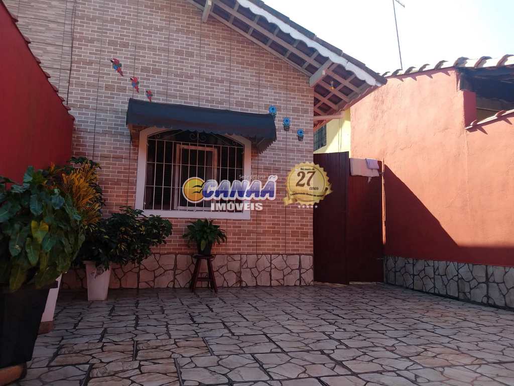 Casa em Mongaguá, no bairro Itaguaí