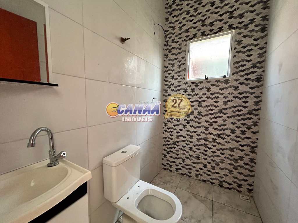 Casa em Mongaguá, no bairro Balneário América