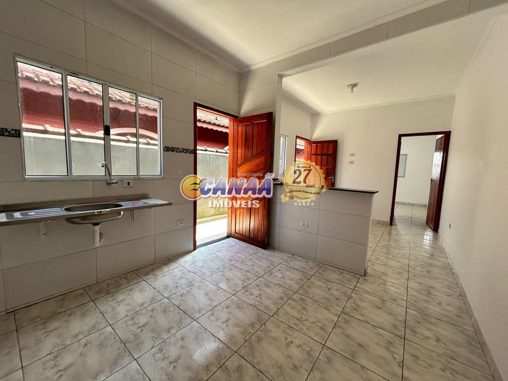 Casa em Mongaguá, no bairro Balneário América