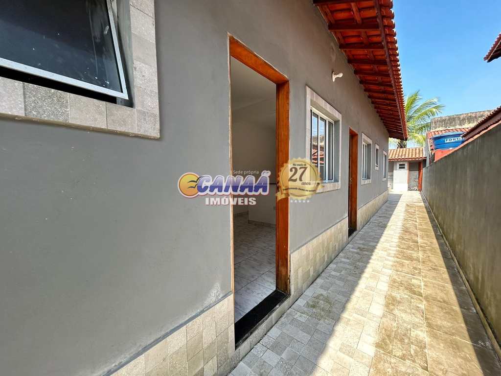Casa em Mongaguá, no bairro Balneário América