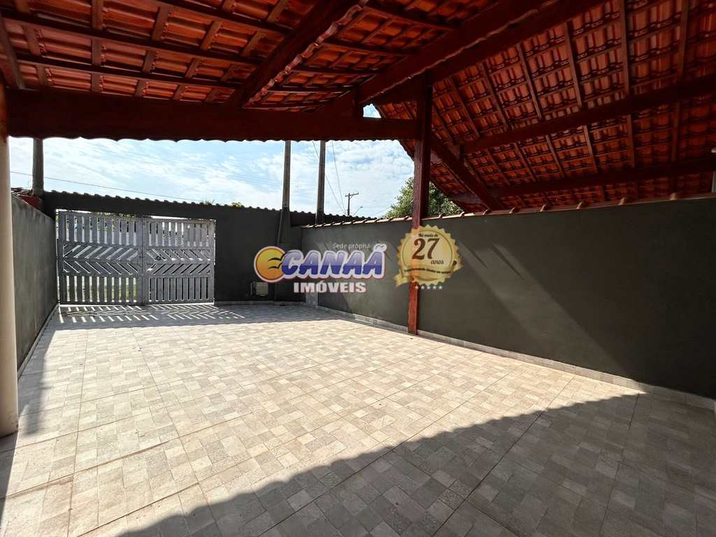 Casa em Mongaguá, no bairro Balneário América