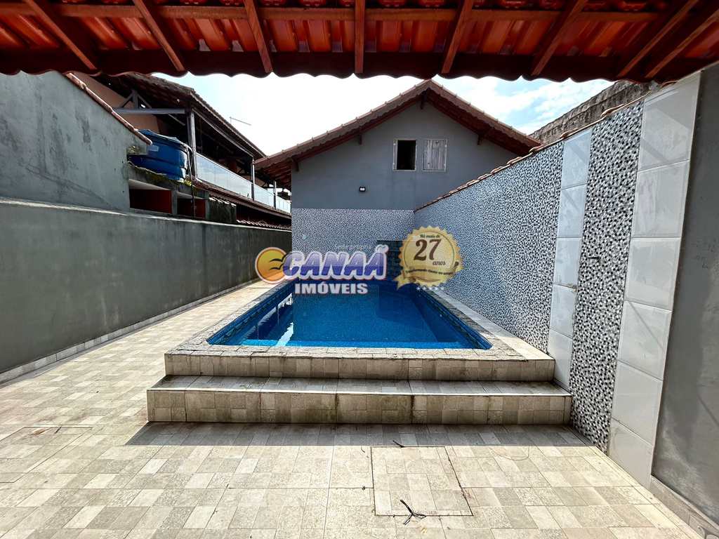 Casa em Mongaguá, no bairro Balneário América