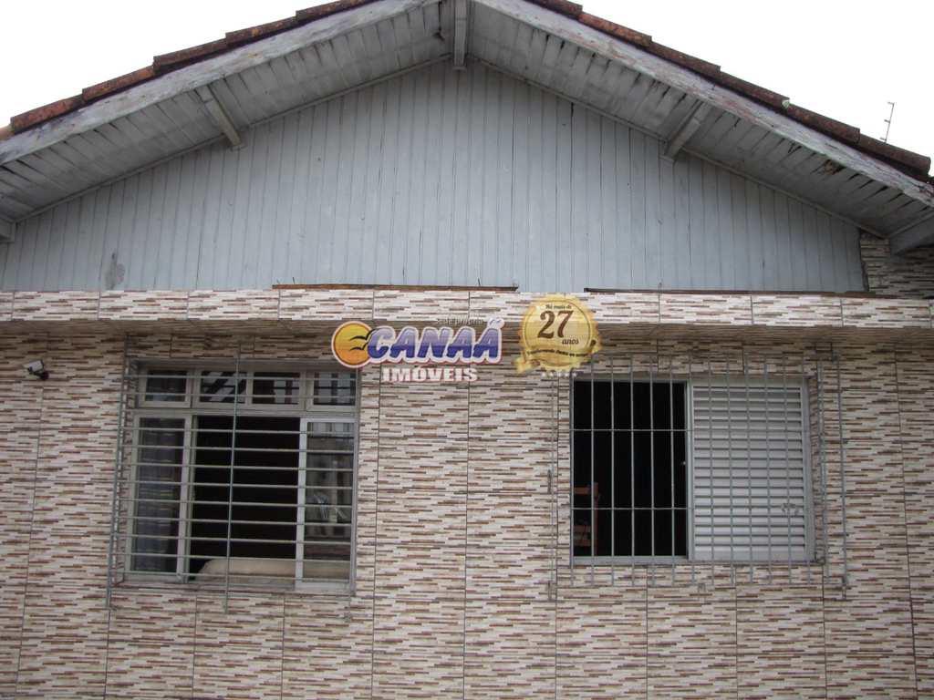 Casa em Mongaguá, no bairro Itaóca