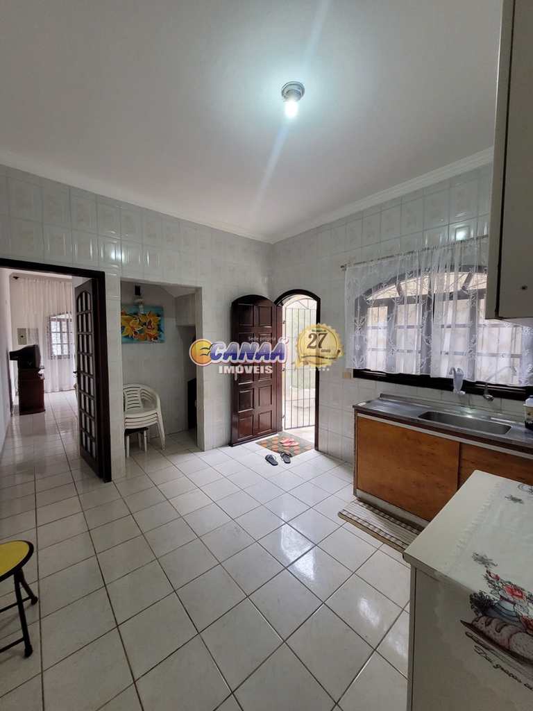 Sobrado em Mongaguá, no bairro Balneário Itaguai