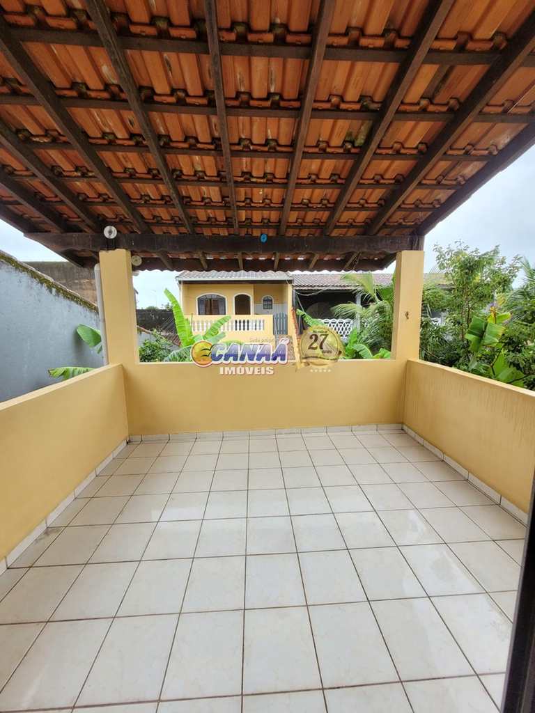 Sobrado em Mongaguá, no bairro Balneário Itaguai