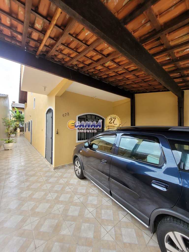 Sobrado em Mongaguá, no bairro Balneário Itaguai