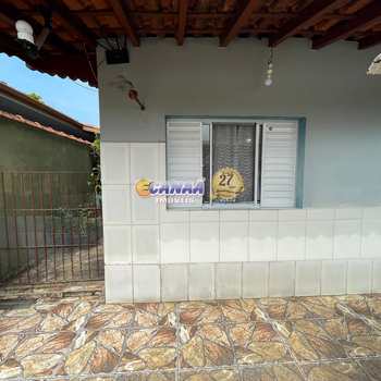 Casa em Mongaguá, bairro Balneário Itaguai