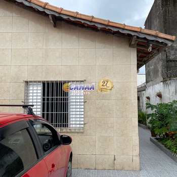 Casa em Mongaguá, bairro Balneário Itaguai