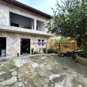 Sobrado em Mongaguá, bairro Balneário Itaguai