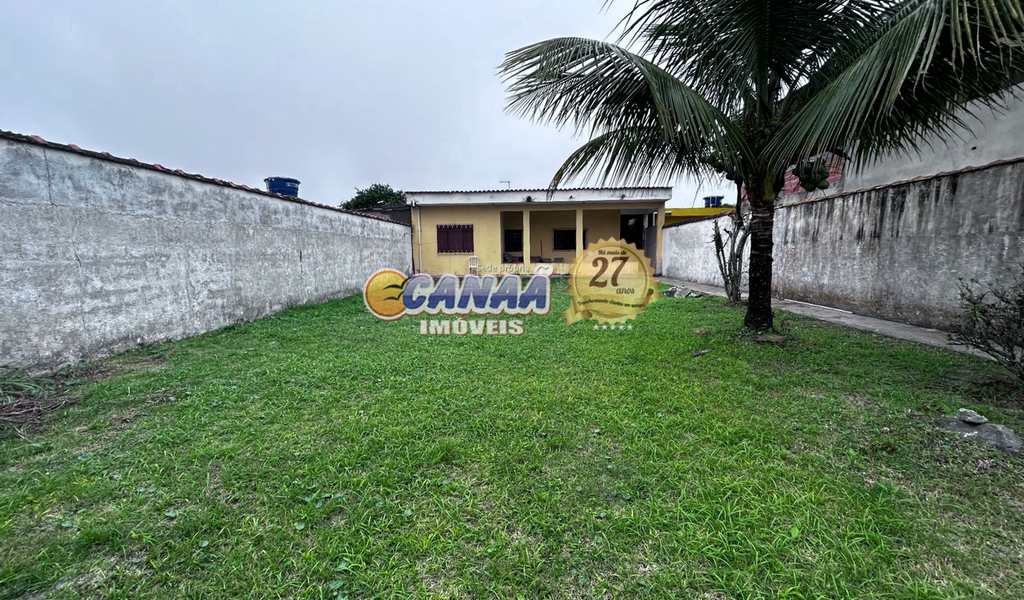 Casa em Mongaguá, bairro Balneário Itaguai