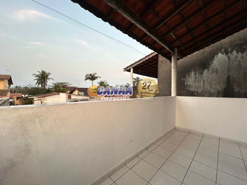 Sobrado em Mongaguá, no bairro Balneário Itaguai