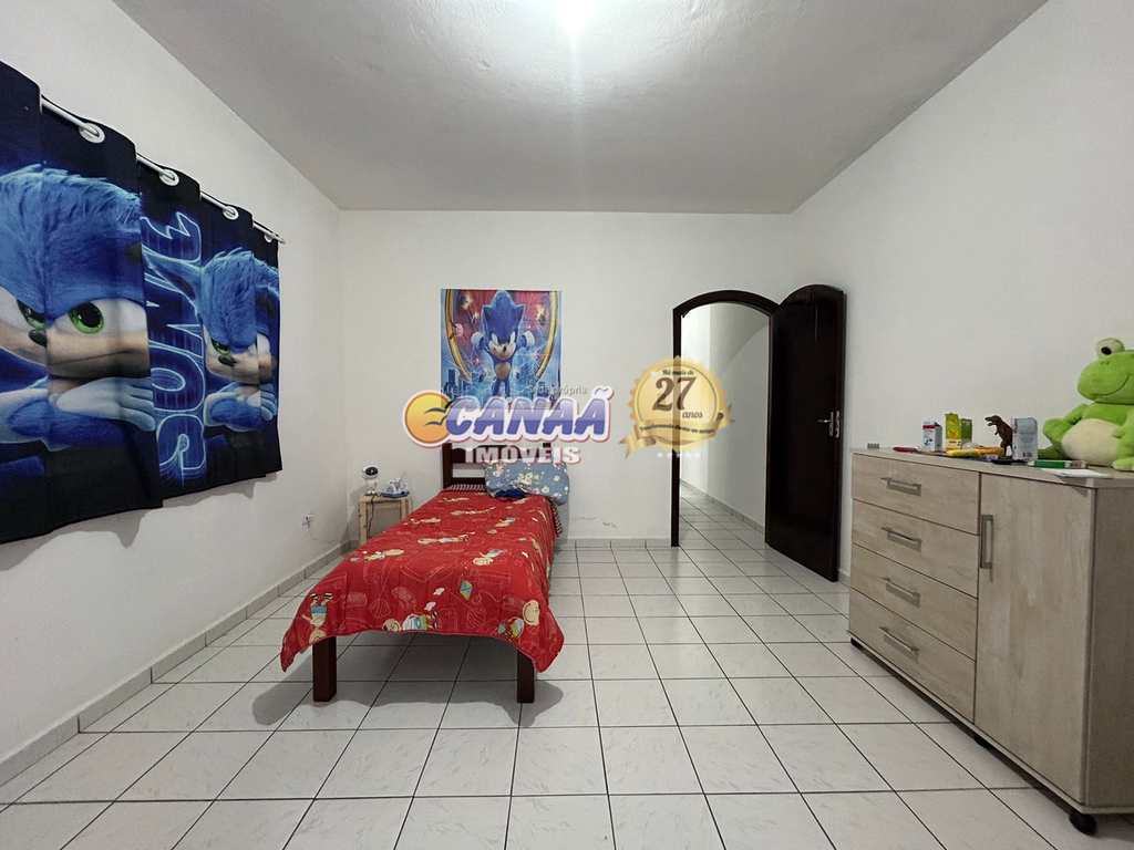Sobrado em Mongaguá, no bairro Balneário Itaguai