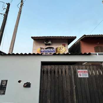 Sobrado em Mongaguá, bairro Balneário Itaguai
