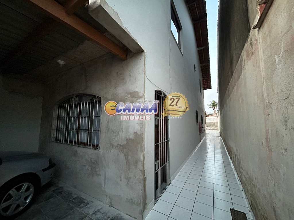 Sobrado em Mongaguá, no bairro Balneário Itaguai